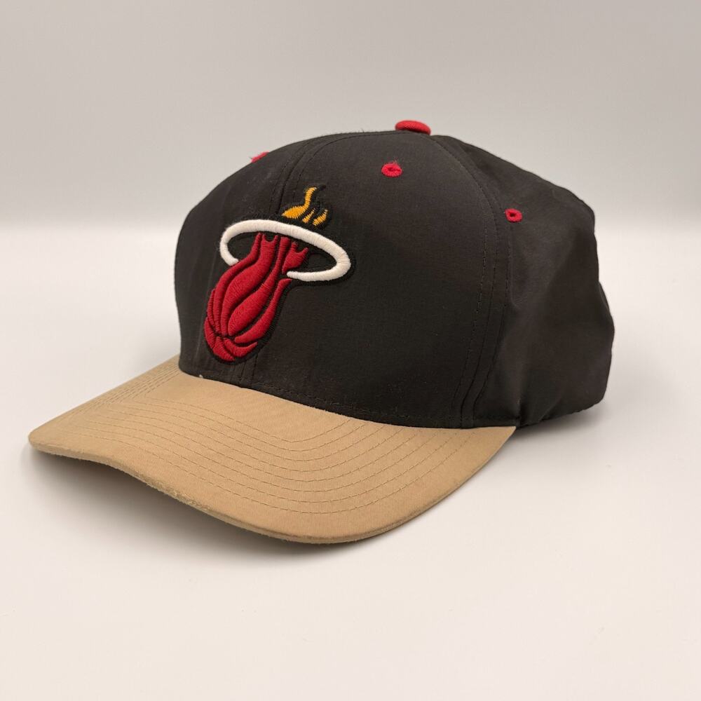 Miami Heat Strap Back Cap Hat Adult One Size Black Mitchell Ness NBA Basketball